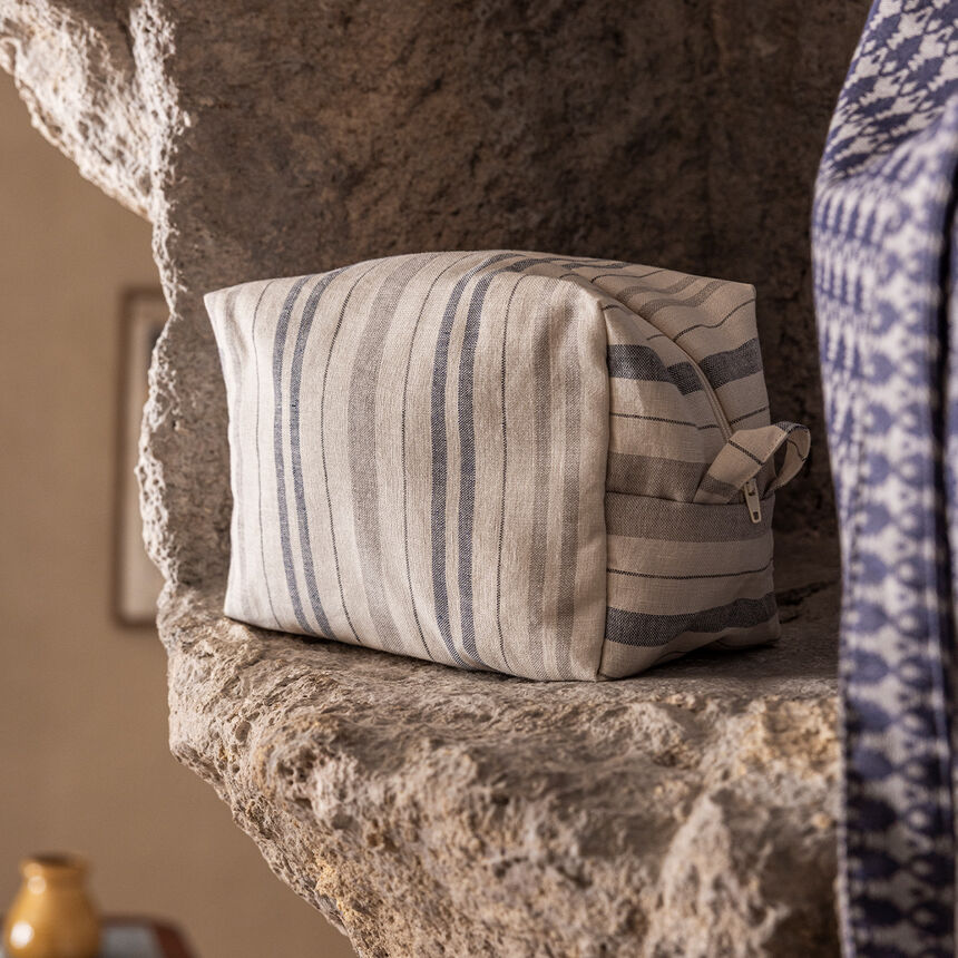 Pouch Dune Blue 8"x4"x5" 50% cotton - 50 % linen, , hi-res image number 0