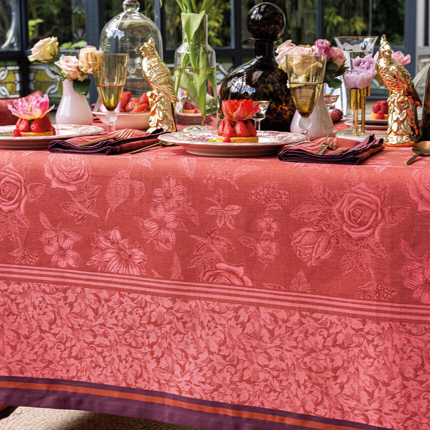 Tablecloth Romance Red 69"x69" 100% linen, , hi-res image number 2