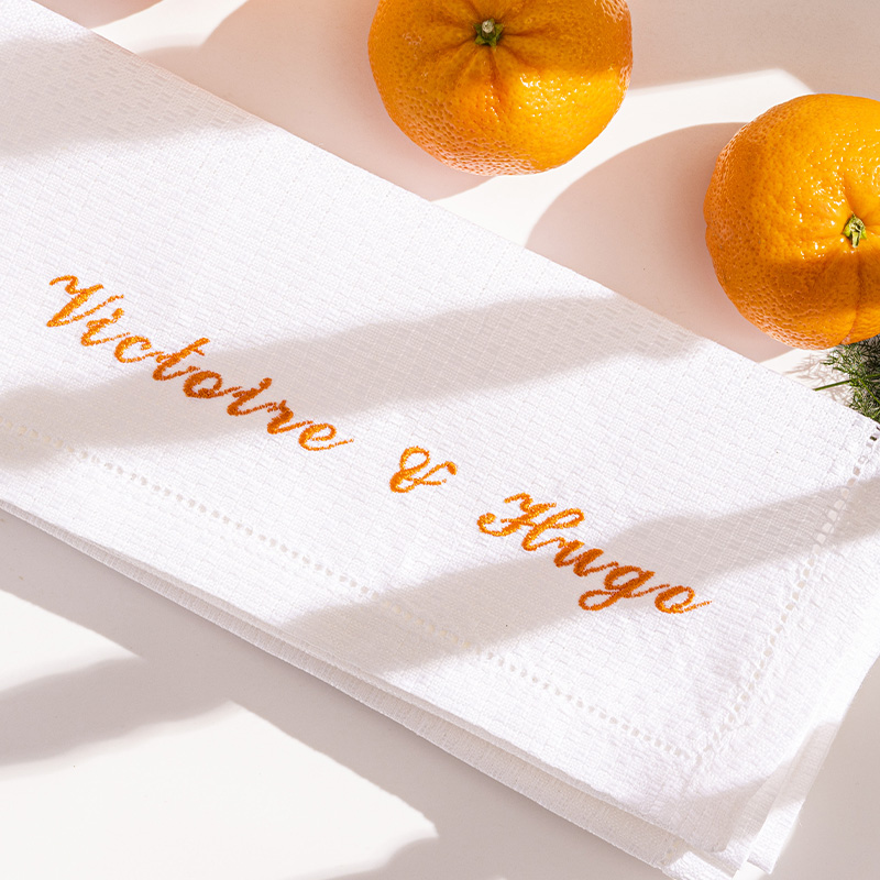 Serviette de table brodée